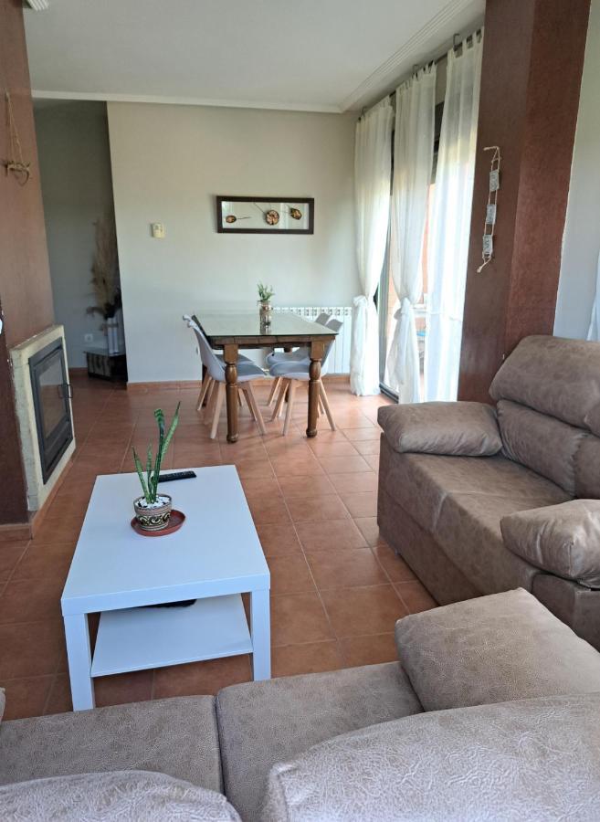 La Casa Del Cipres Villa Aldeamayor de San Martin Luaran gambar