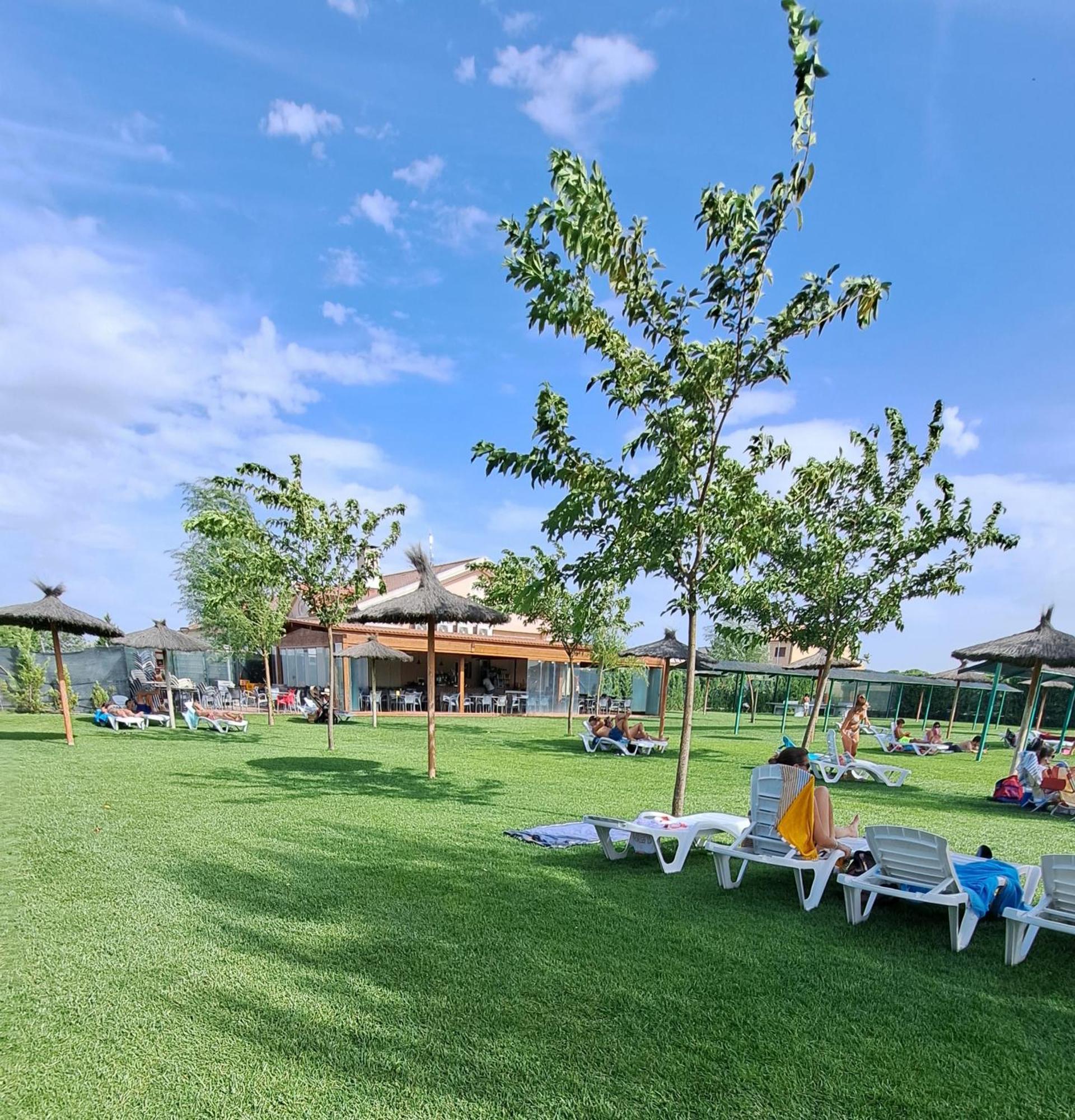 La Casa Del Cipres Villa Aldeamayor de San Martin Bilik gambar